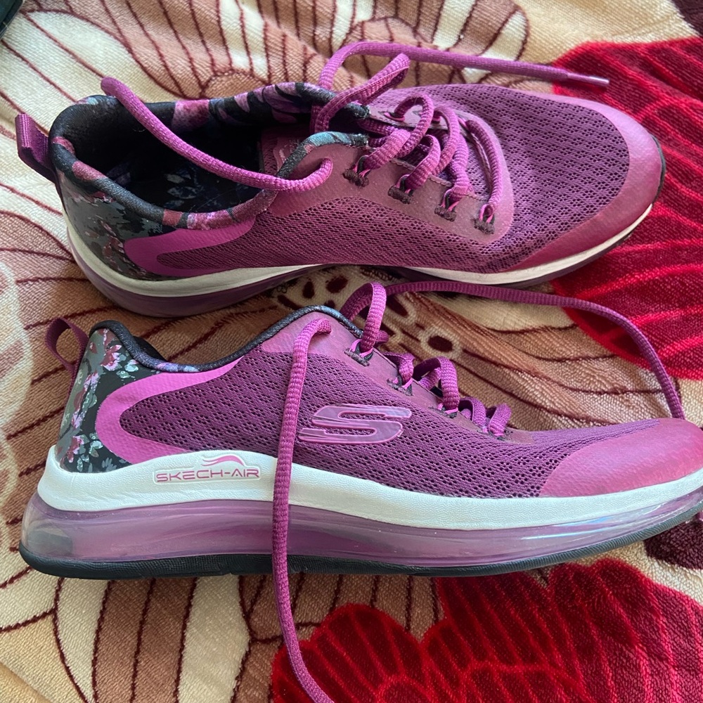 Like new Sketchers